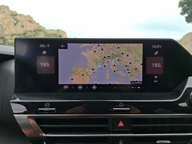 Citroen C4 1.2 PureTech Feel Pack — zdjęcie 13
