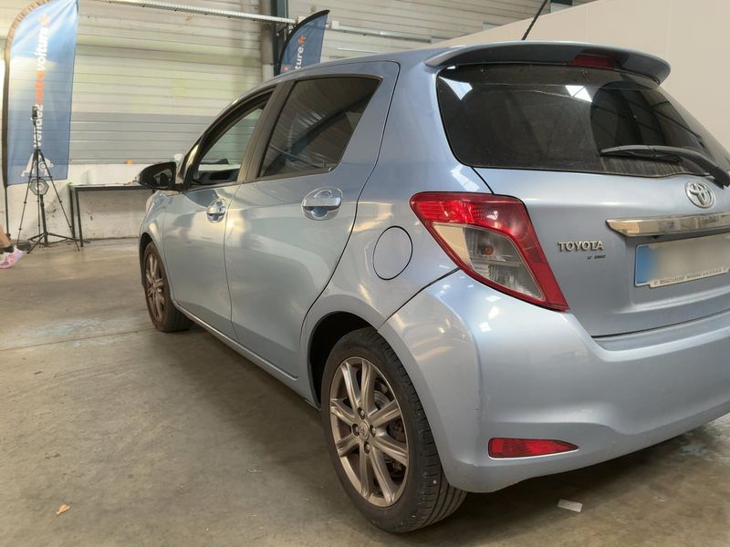 Toyota Yaris 1.4 D-4D Style — zdjęcie 3