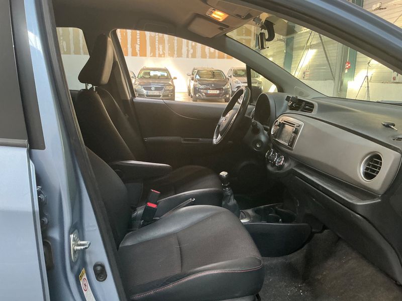 Toyota Yaris 1.4 D-4D Style — zdjęcie 11