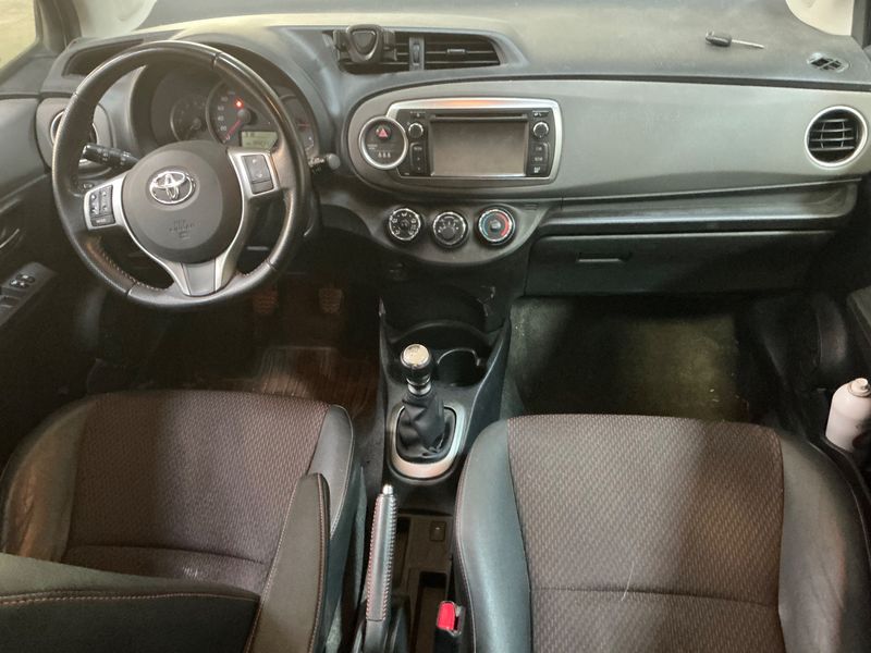 Toyota Yaris 1.4 D-4D Style — zdjęcie 12