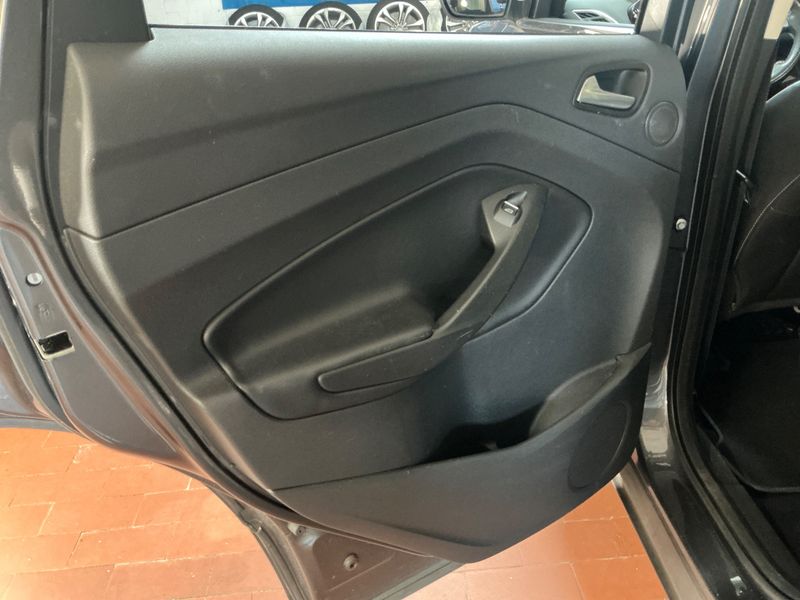 Ford Kuga 1.5 EcoBoost Titanium 2015 – снимка 22