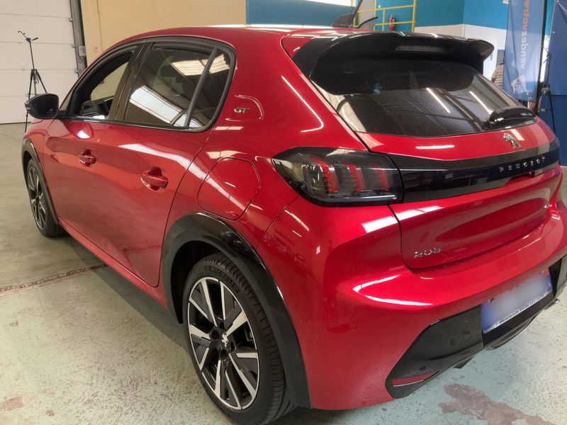 Peugeot 208 1.2 PureTech GT — zdjęcie 3