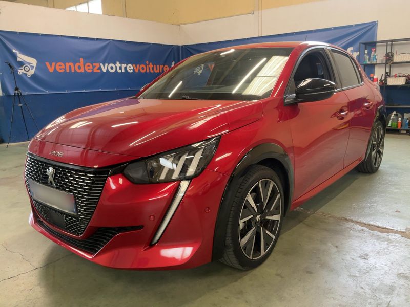 Peugeot 208 1.2 PureTech GT — zdjęcie 1