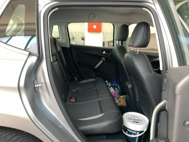 Peugeot 2008 1.6 e-HDi Allure — zdjęcie 14
