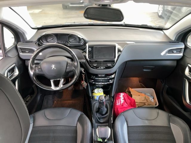 Peugeot 2008 1.6 e-HDi Allure — zdjęcie 12