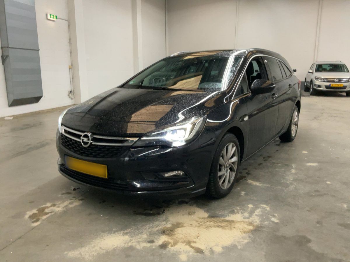 Opel Astra 2018 — photo 1