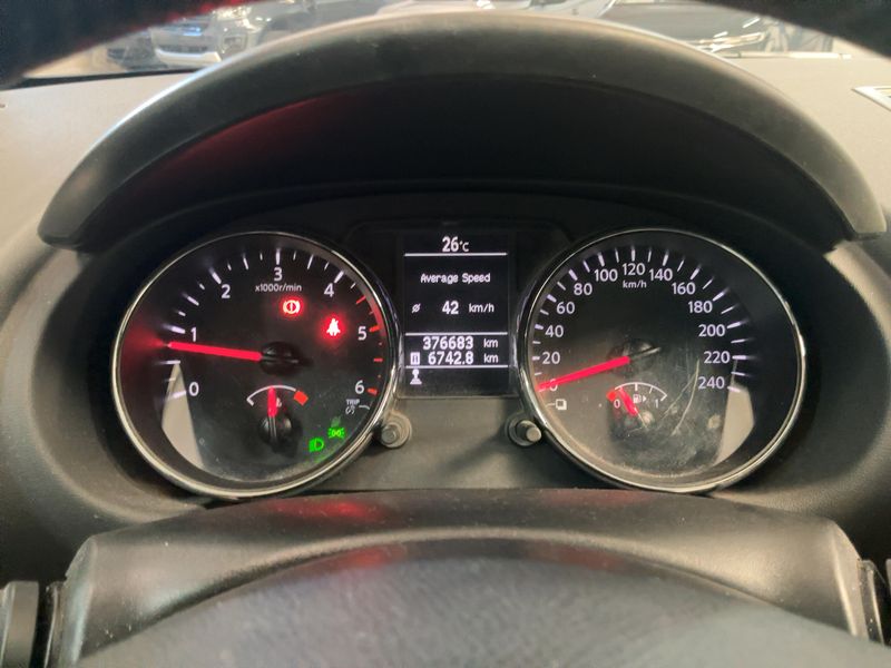 Nissan Qashqai 1.6 dCi Tekna — zdjęcie 13