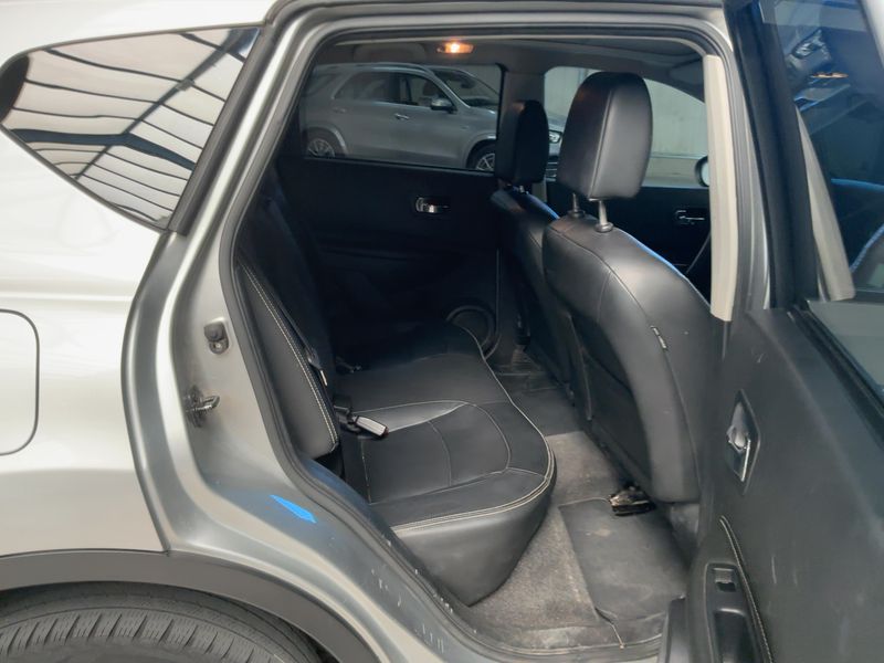 Nissan Qashqai 1.6 dCi Tekna — zdjęcie 14