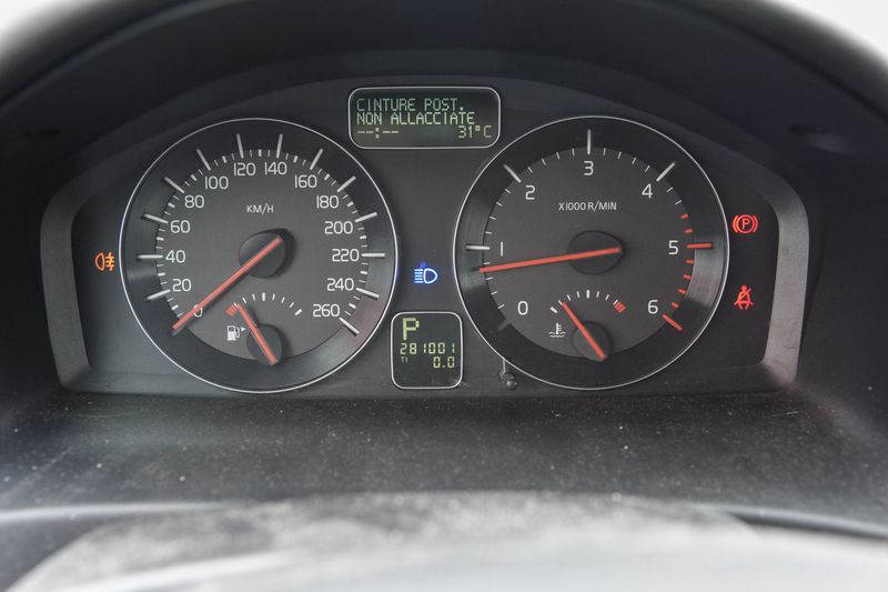 Volvo V50 2.4 D5 Momentum — zdjęcie 12