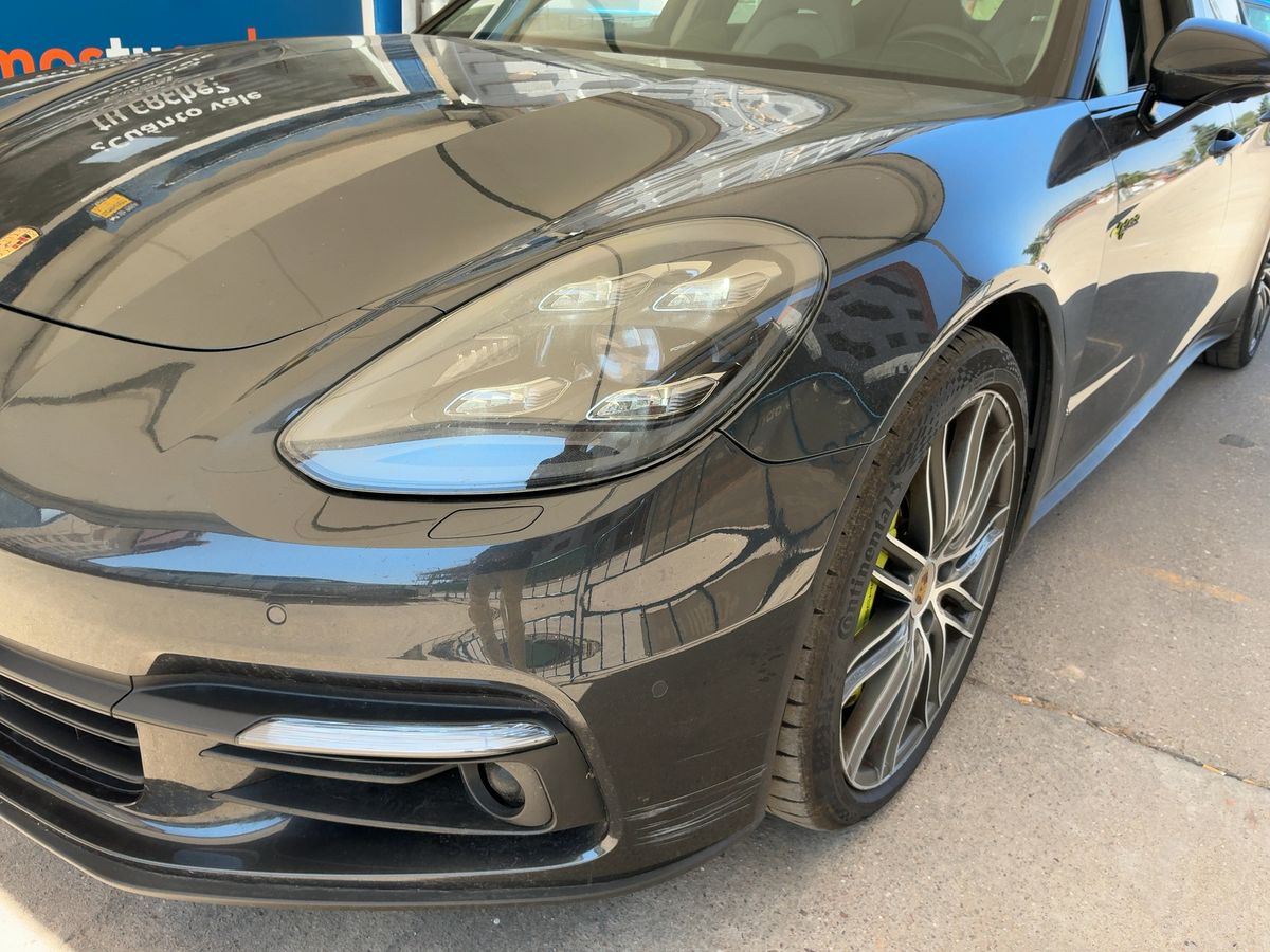 Porsche Panamera 4 E-Hybrid