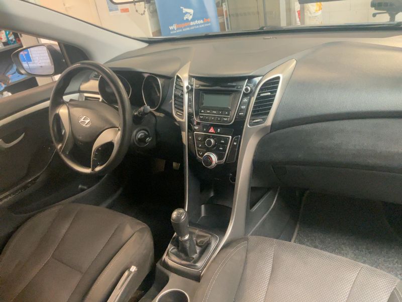 Hyundai i30 1.4 — zdjęcie 12