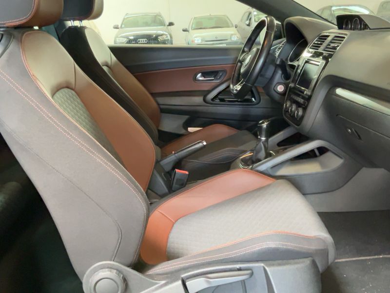 Volkswagen Scirocco 2.0 TSI Allstar BlueMotion Tech — zdjęcie 11