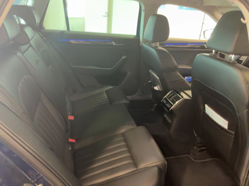 Skoda Superb 2.0 TDI Laurin & Klement 4x4 — zdjęcie 14