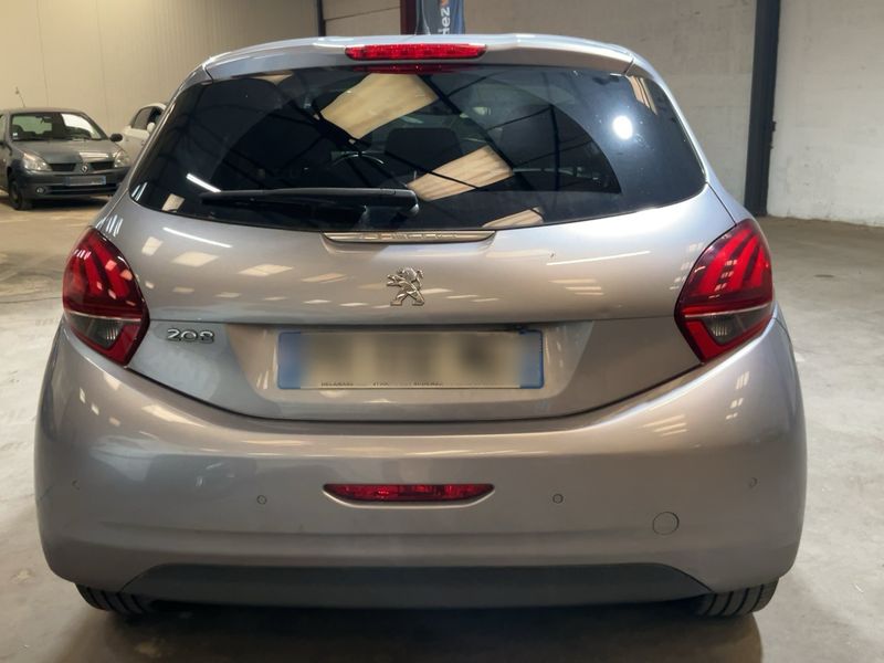 Peugeot 208 1.2 PureTech Tech Edition — zdjęcie 5