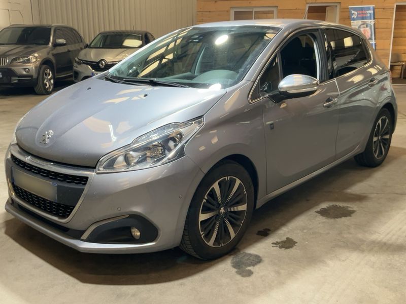 Peugeot 208 1.2 PureTech Tech Edition — zdjęcie 1
