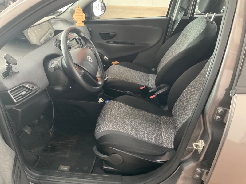 Lancia Ypsilon 1.0 Mild-Hybrid Silver 2022 – снимка 24