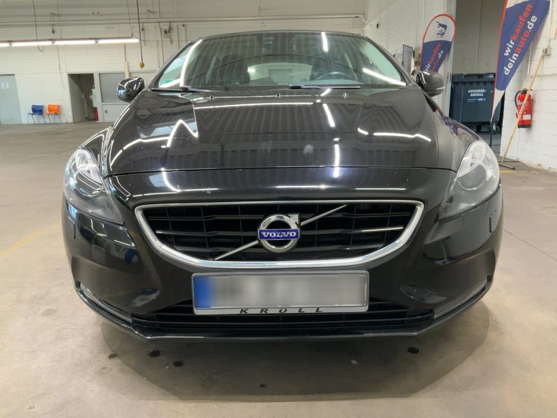 Volvo V40 2.0 D3 Momentum — zdjęcie 9