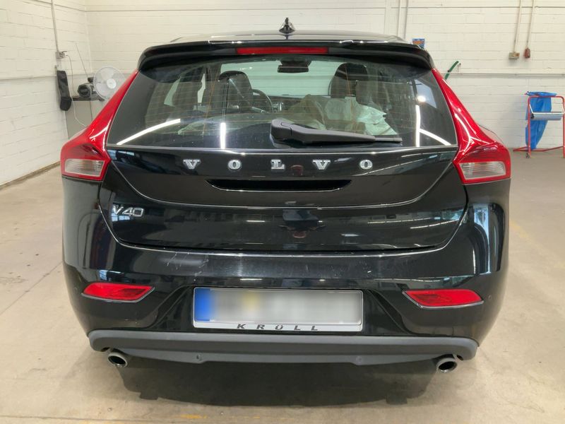 Volvo V40 2.0 D3 Momentum — zdjęcie 5