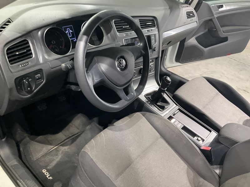 Volkswagen Golf VII 1.6 TDI Trendline BlueMotion Tech 2015 – снимка 27