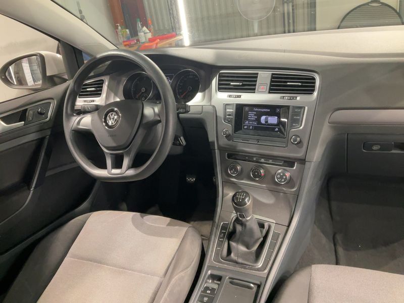 Volkswagen Golf VII 1.6 TDI Trendline BlueMotion Tech 2015 – снимка 17