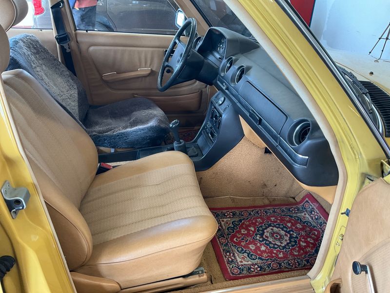 Mercedes-Benz 123 200 — zdjęcie 3