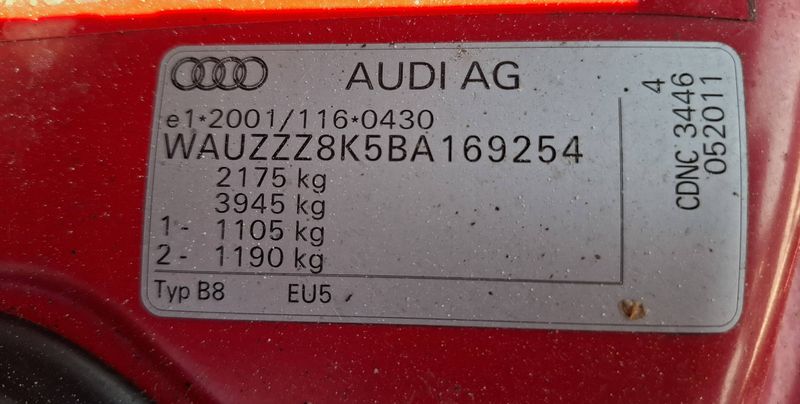 Audi A4 2.0 TFSI quattro Attraction — zdjęcie 14
