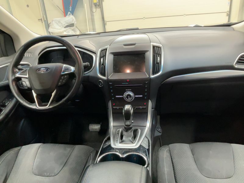 Ford Edge 2.0 TDCi Bi-Turbo Titanium 4x4 — zdjęcie 12