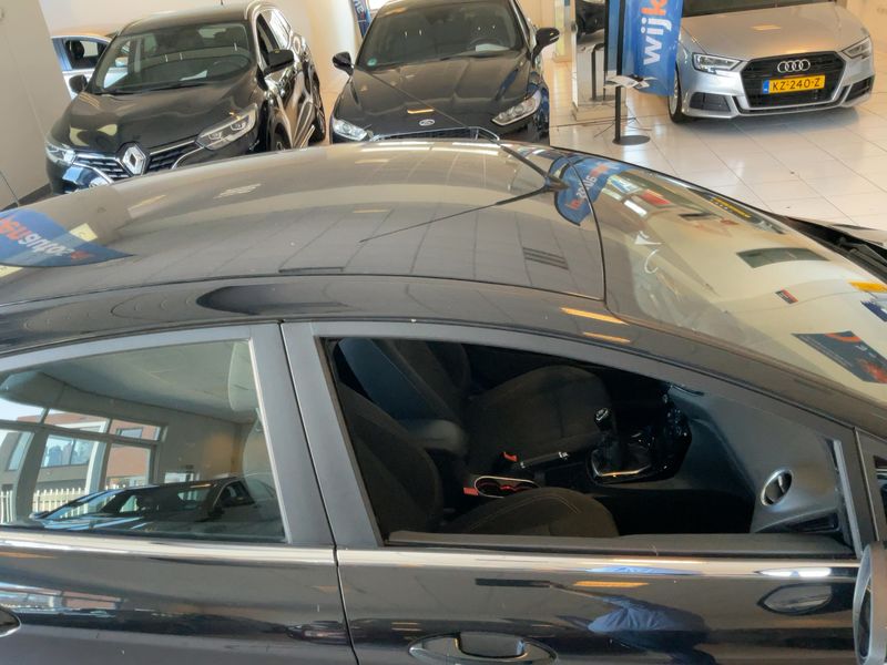 Ford Fiesta 1.5 TDCi Titanium 2015 – снимка 13