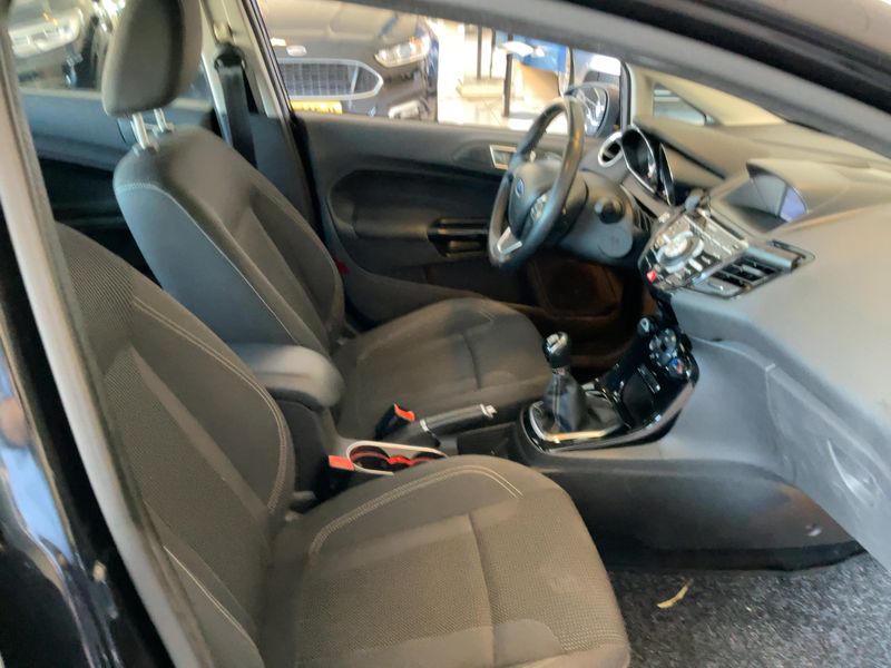 Ford Fiesta 1.5 TDCi Titanium 2015 – снимка 16