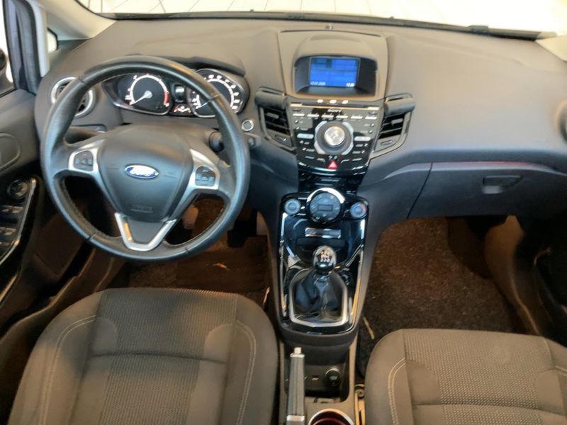 Ford Fiesta 1.5 TDCi Titanium 2015 – снимка 17