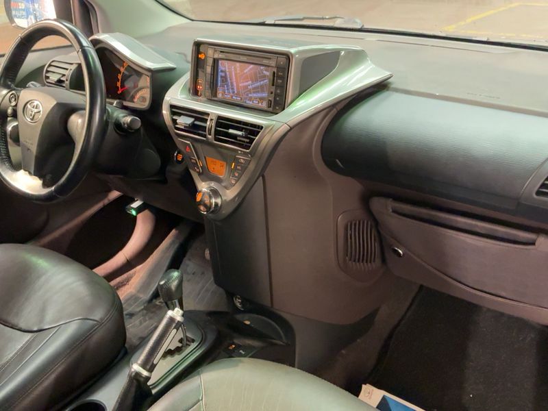 Toyota iQ 1.33 Dual VVT-i IQ3 — zdjęcie 12