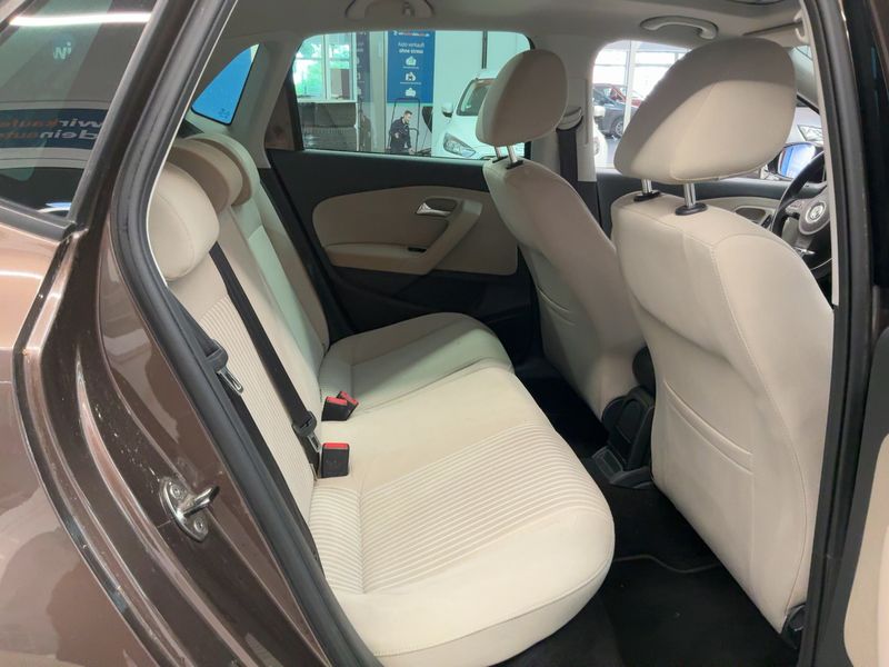Volkswagen Polo 1.2 TSI Highline — zdjęcie 14