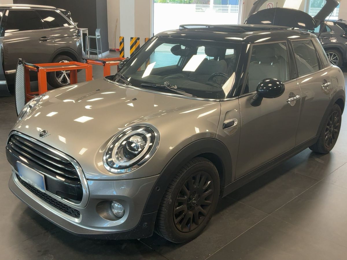 MINI Cooper 2019 — photo 1