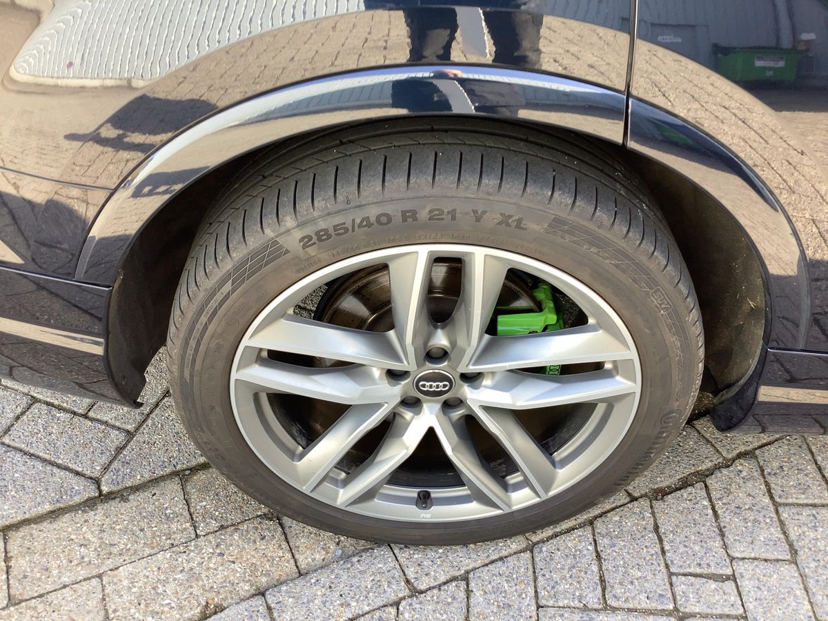 Audi Q7 2017 — photo 10