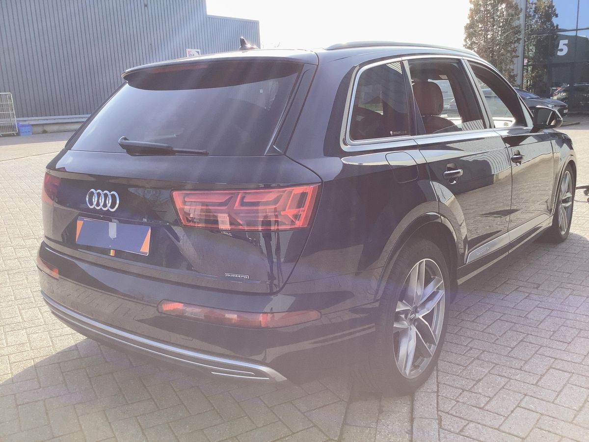 Audi Q7 2017 — photo 9