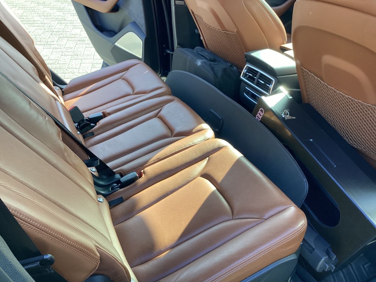 Audi Q7 2017 — photo 21