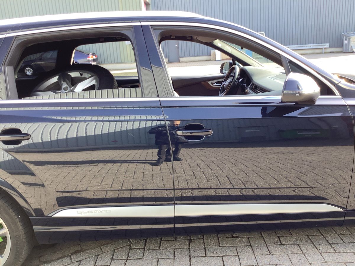Audi Q7 2017 — photo 11