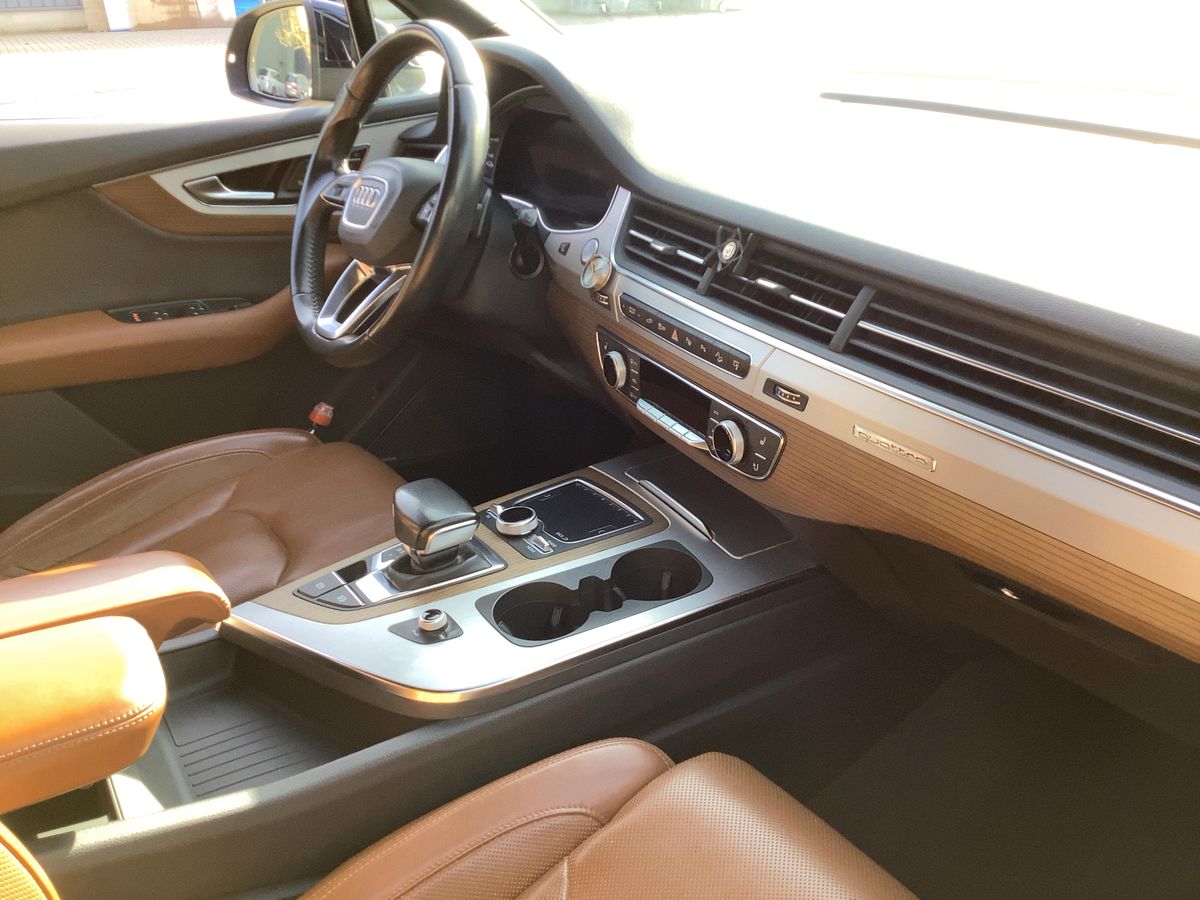 Audi Q7 2017 — photo 19