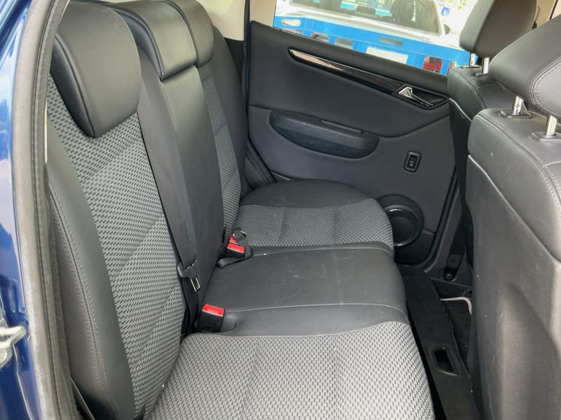 Mercedes-Benz A-Klasse A 180 CDI Special Edition Avantgarde — zdjęcie 14