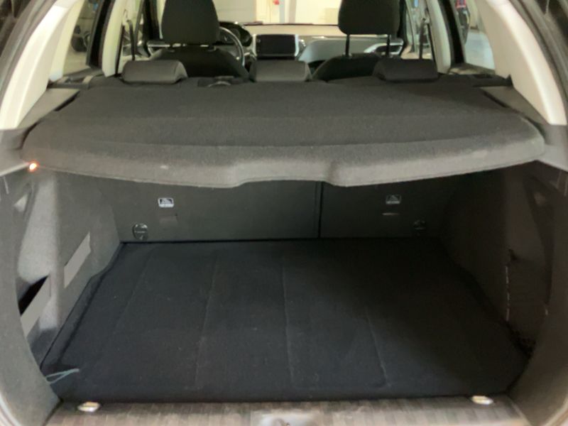 Peugeot 2008 1.2 PureTech Signature — zdjęcie 10