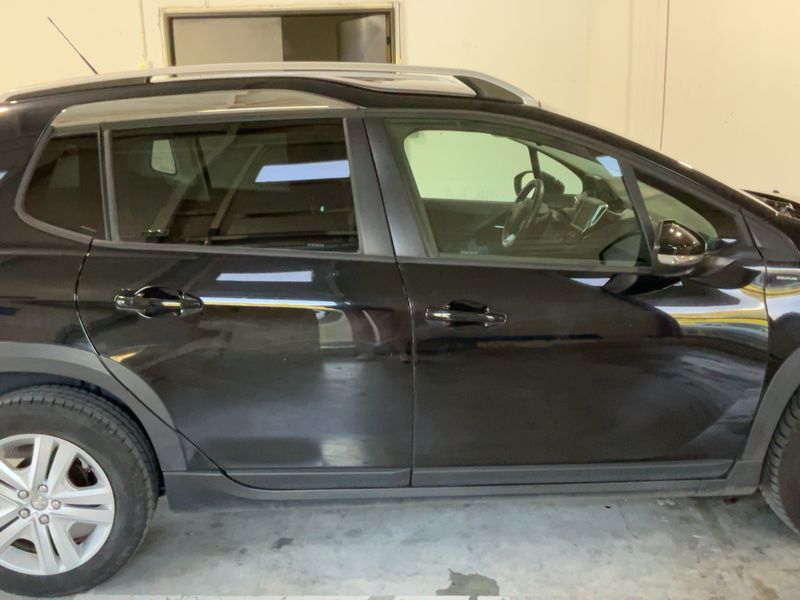 Peugeot 2008 1.2 PureTech Signature — zdjęcie 7