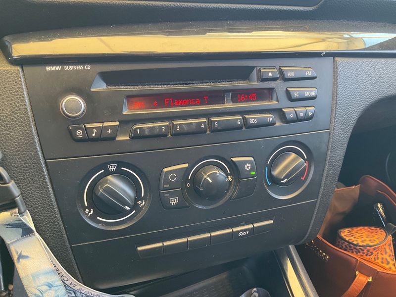 BMW 1er 116d 2010 – снимка 25