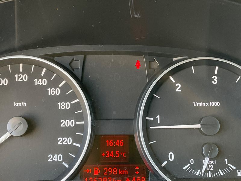 BMW 1er 116d 2010 – снимка 24