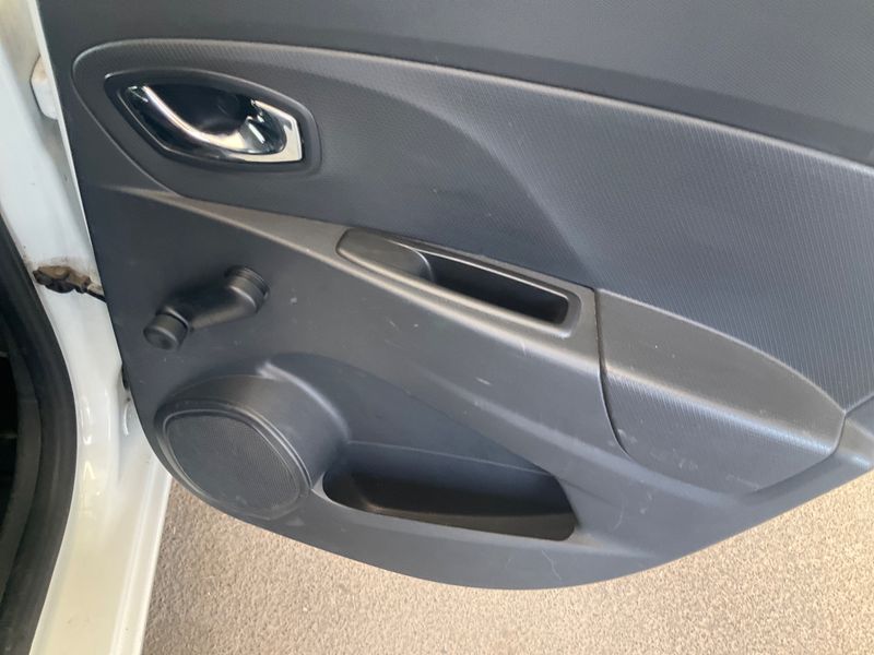 Renault Clio 1.2 Expression 2014 – снимка 35