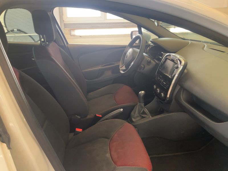 Renault Clio 1.2 Expression 2014 – снимка 16