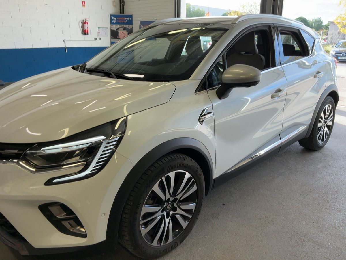 Renault Captur 1.6 Hybrid E-Tech Initiale Paris