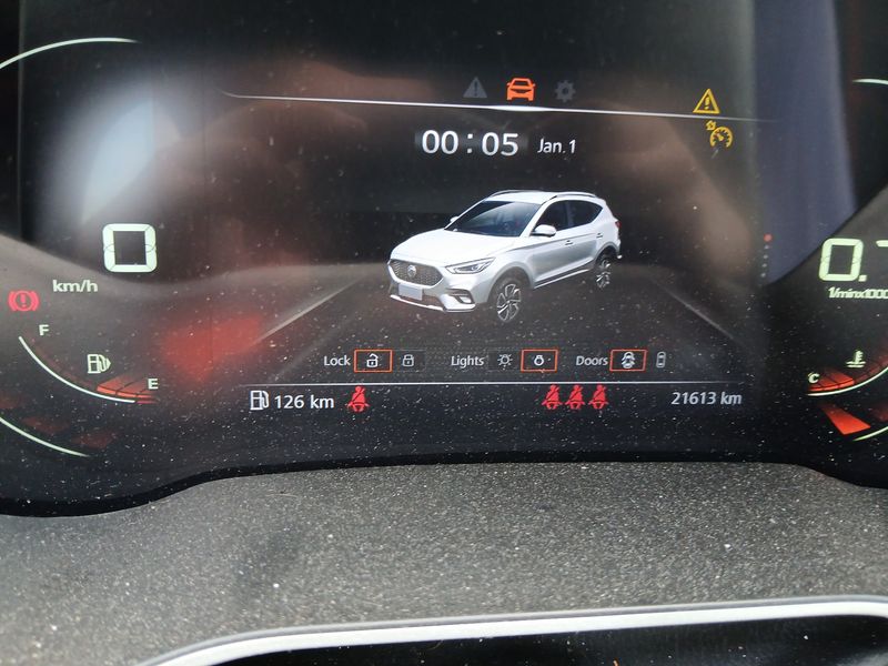 MG ZS 1.5 VTi Luxury — zdjęcie 13