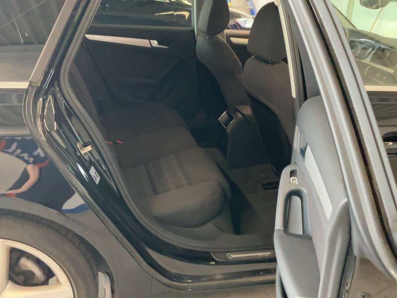 Audi A4 2.0 TDI Ambition — zdjęcie 14