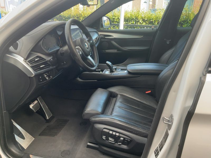 BMW X6 M50d — zdjęcie 11