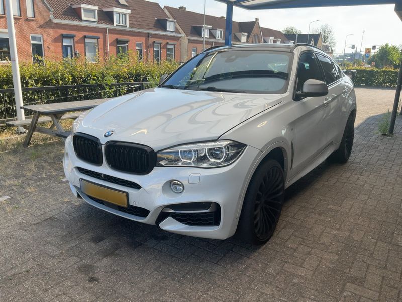 BMW X6 M50d